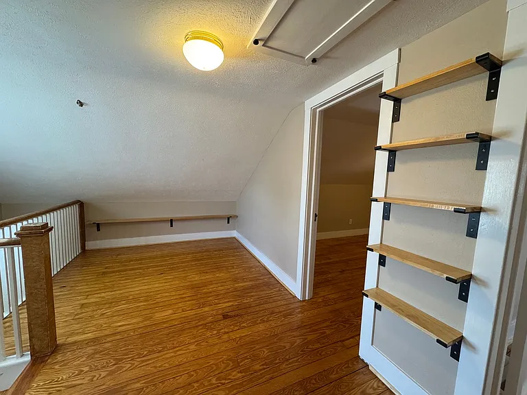 284 W Elizabeth St — Photo 12