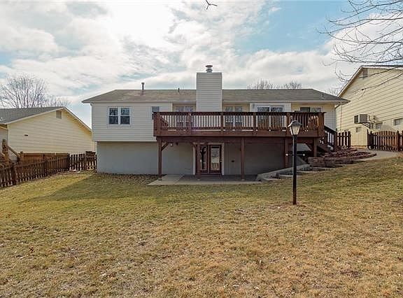 Enjoy your free time in this great backyard.