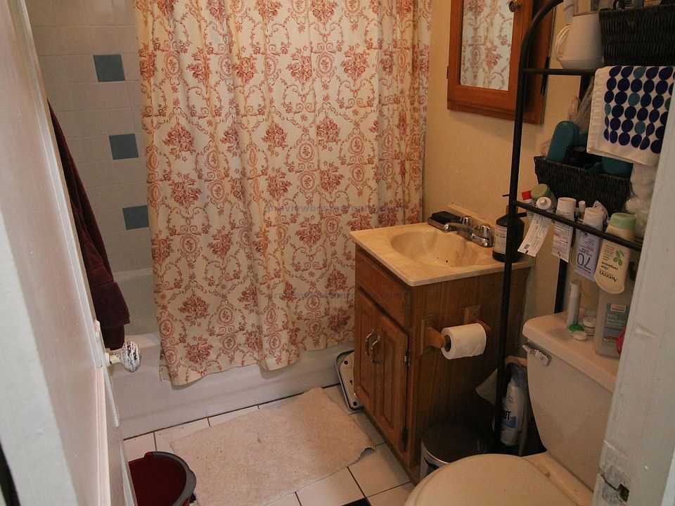 2nd image of 103 Gordon St #244