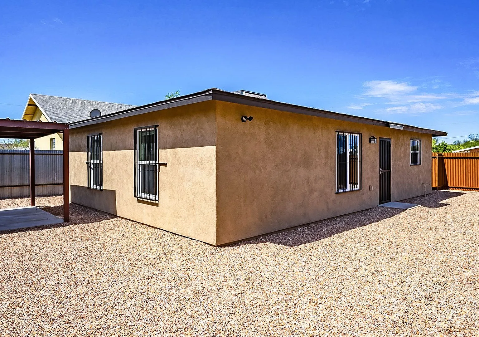 615 S. Santa Rita Ave. — Photo 2