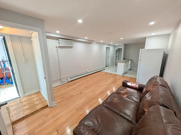 91 E 38th St #1 — Photo 2