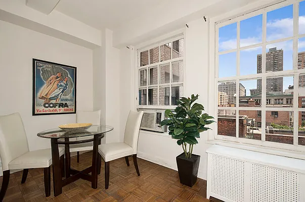 Sold by Ann Weintraub, Ltd. | media 25