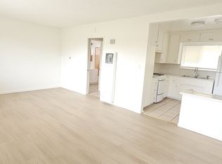 330 W Queen St, Inglewood, CA 90301