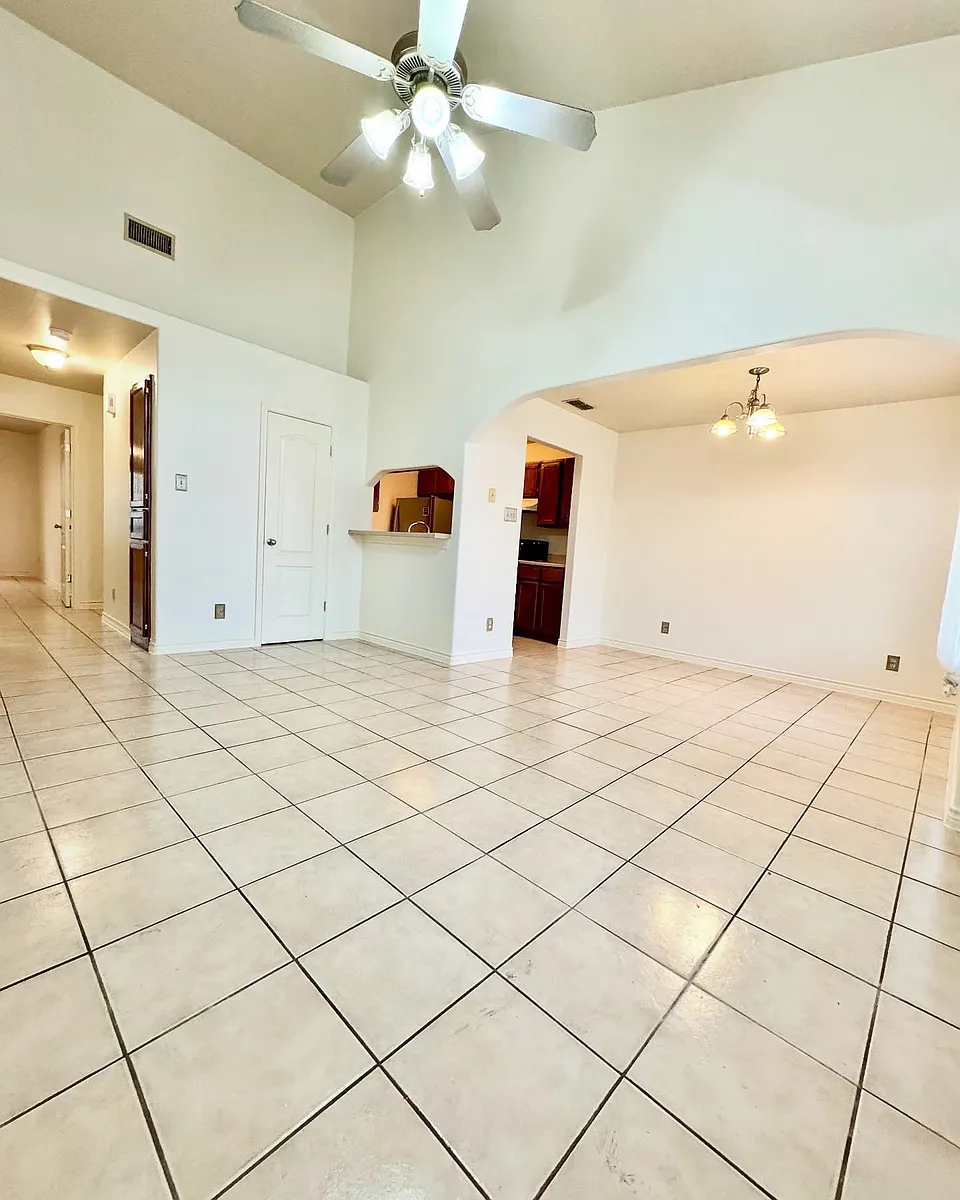 Building Photo - 9802 Cantera Ct #108-A