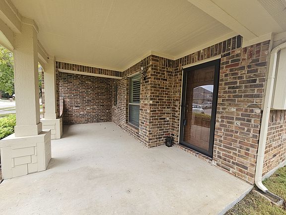 3rd image of 2624 Timberhollow Dr