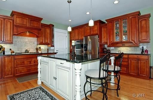 5th image of 777 W Anthony Dr