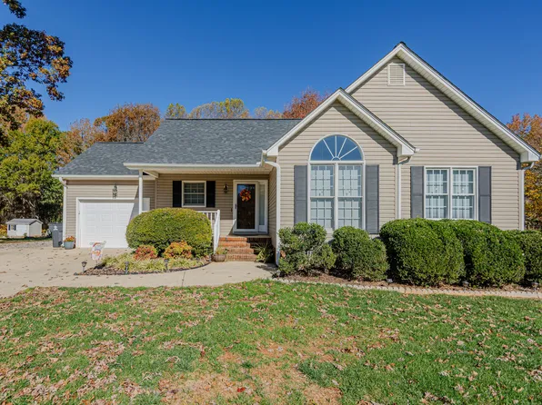 1121 Ravenwood Dr, Graham, NC 27253