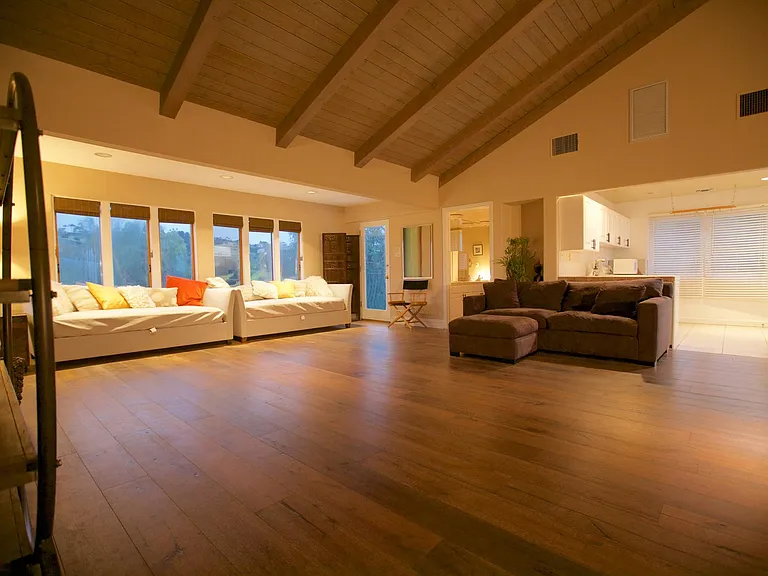 Parkway Calabasas — Photo 10