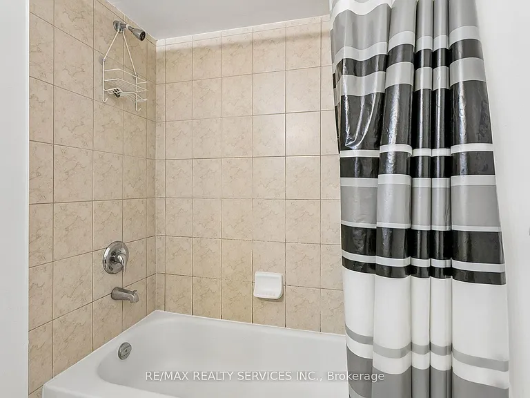 1385 Costigan Rd — Photo 20
