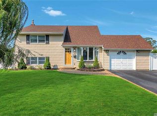 100 Washington Ave, Islip Terrace, NY 11752
