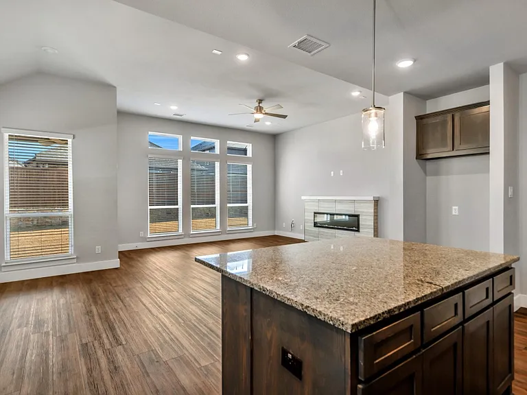 3304 Lake Palestine Rd — Photo 7