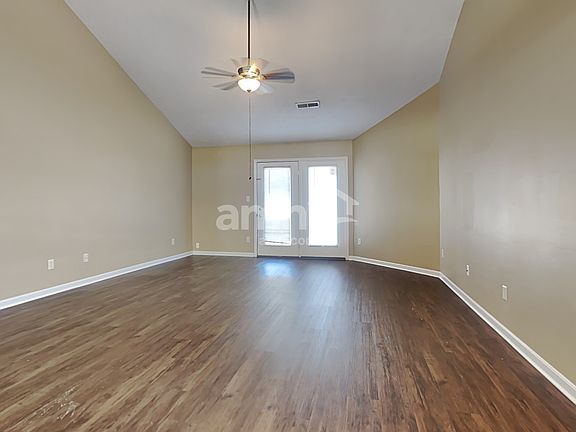 3rd image of 152 Hawkins Ct