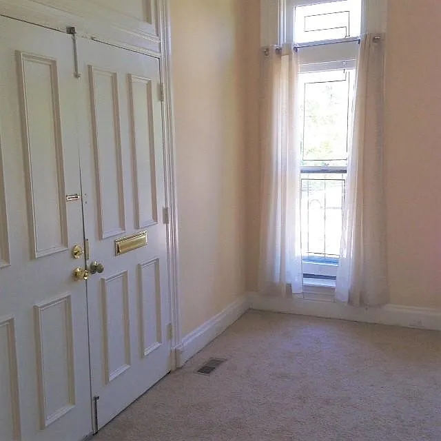 2 bed, 1.5 bath, $1,600 — Photo 4