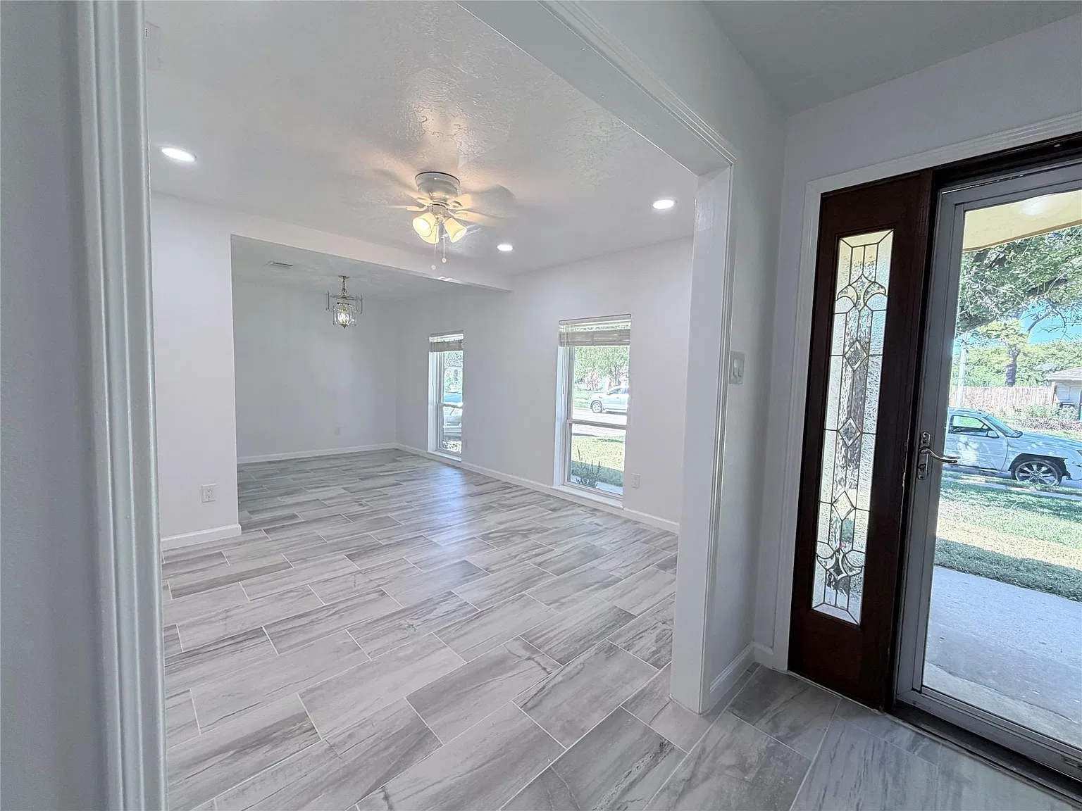 4 bed, 2.0 bath, $2,000 — Photo 2