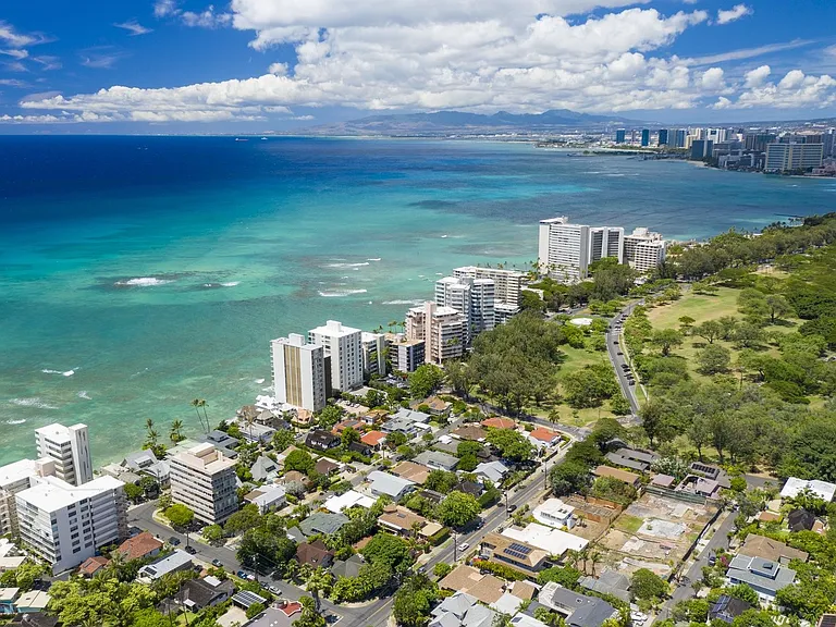 3059 Kalakaua Ave — Photo 2