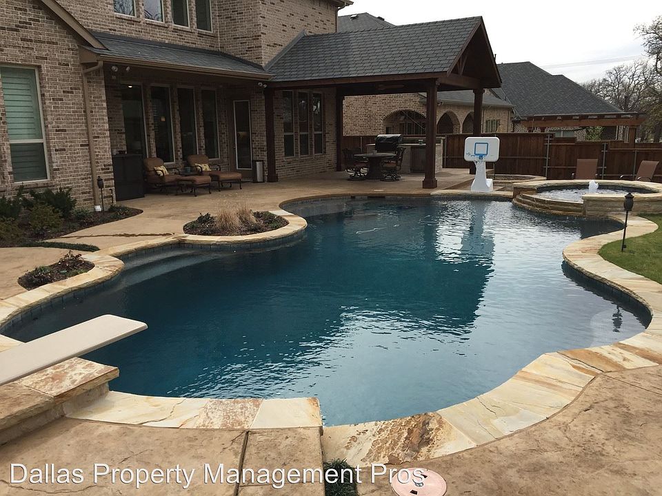 2nd image of 3728 Valencia Ct