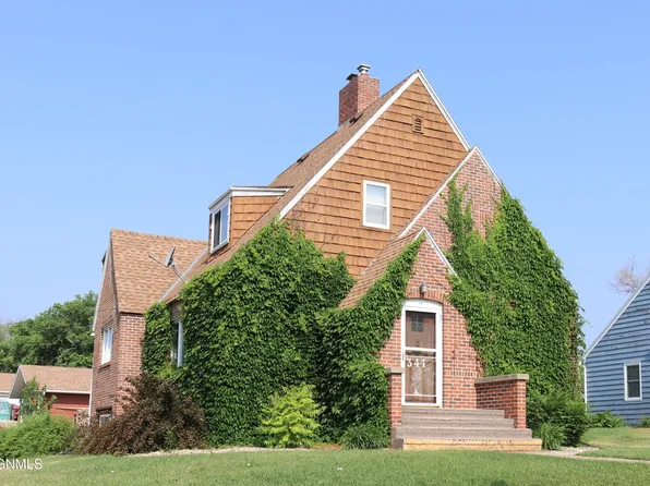 341 4th Ave NW, Valley City, ND 58072