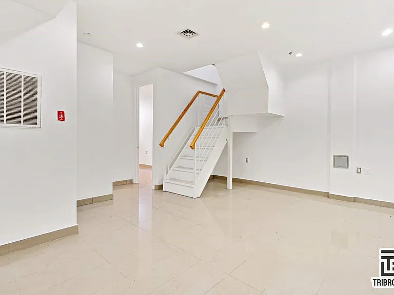 753 Lexington Ave #1L — Photo 3