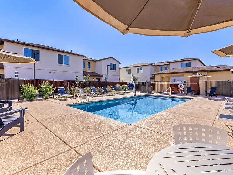 San Luciano Townhomes — Photo 8