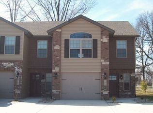 111 Waterpoint Dr, Saint Jacob, IL 62281