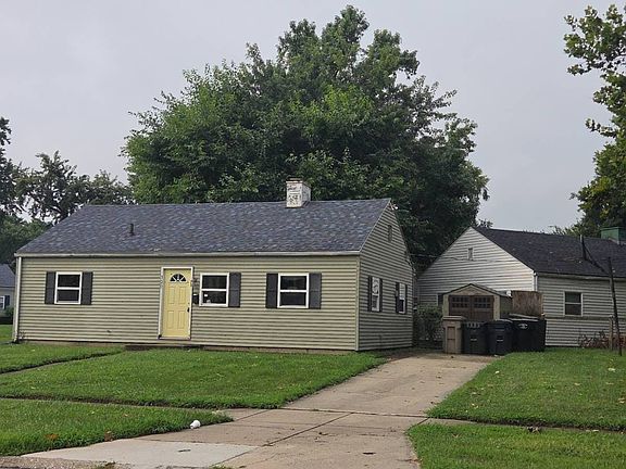 2nd image of 320 E Chippewa Ave