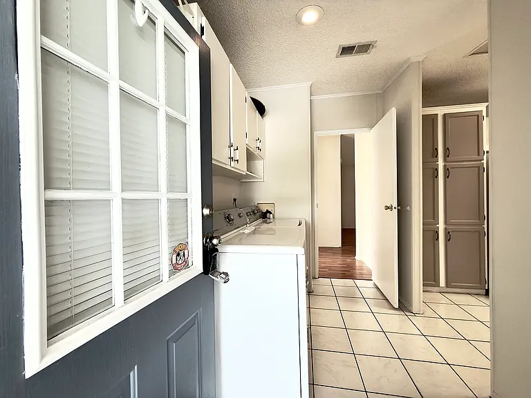 827 Sun Glow St — Photo 2