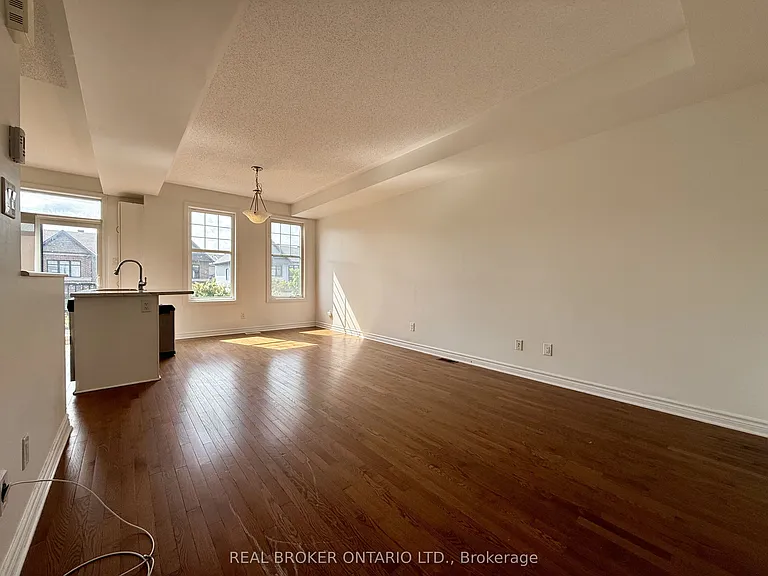 66 Fallengale Cres — Photo 15