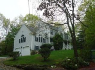 54 Victoria Farms Rd, Fremont, NH 03044