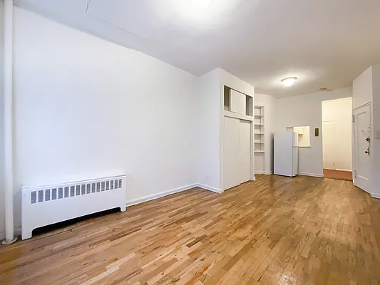 Rented by City Connections Realty | media 8
