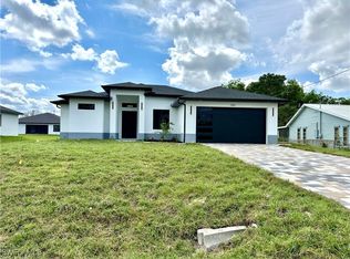 2905 4th St W, Lehigh Acres, FL 33971