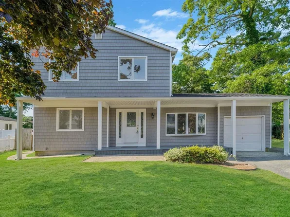 454 Lewis Street, Holbrook, NY 11741