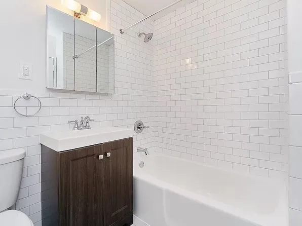 546 Main Street 1218 image 1 of 21