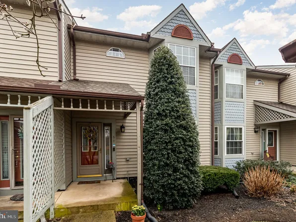 52 Shady Ln, Annville, PA 17003