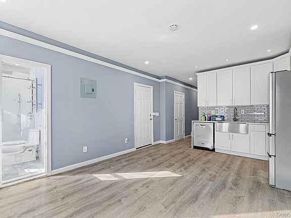 3rd image of 177 Woodworth Ave APT 2
