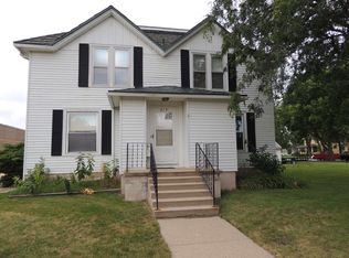 217 2nd St NW, Waverly, IA 50677