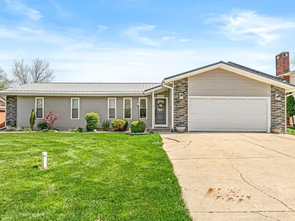 1930 Sunset Dr, Warsaw, IN 46580
