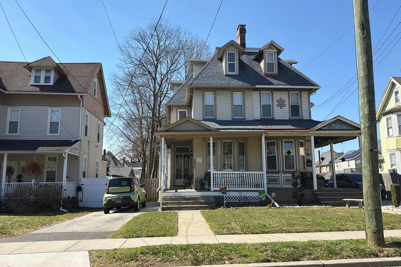 2923 N Centre St photo 1