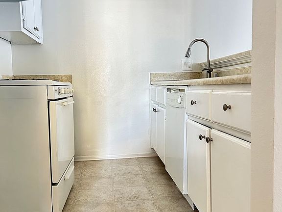 3rd image of 7112 Woodman Ave #212