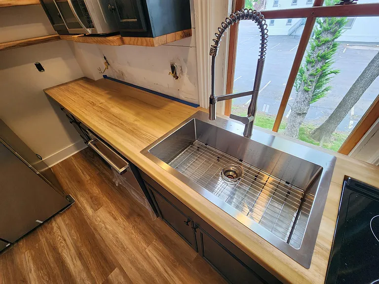 162 E 3rd St #1R — Photo 5