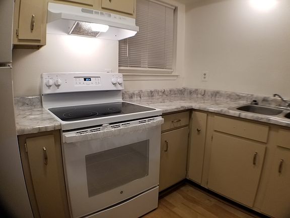 4th image of 1924 Lead Ave SE #C