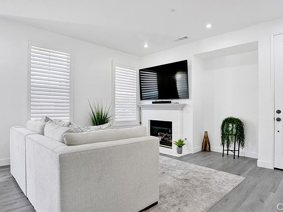 4th image of 28 Albany St