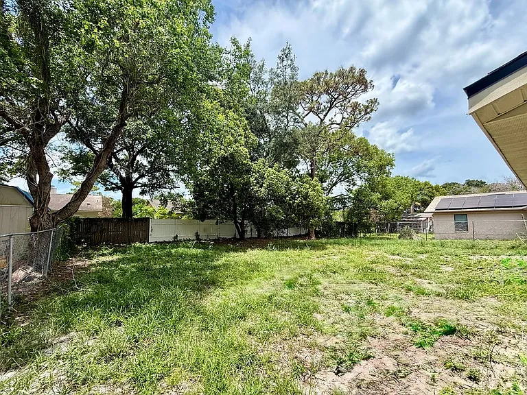 1228 Pine Sap Ct — Photo 17