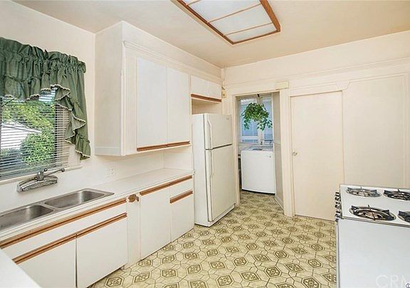 5th image of 1030 Palm Ave
