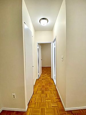 4th image of 527 E 78th St #3GV