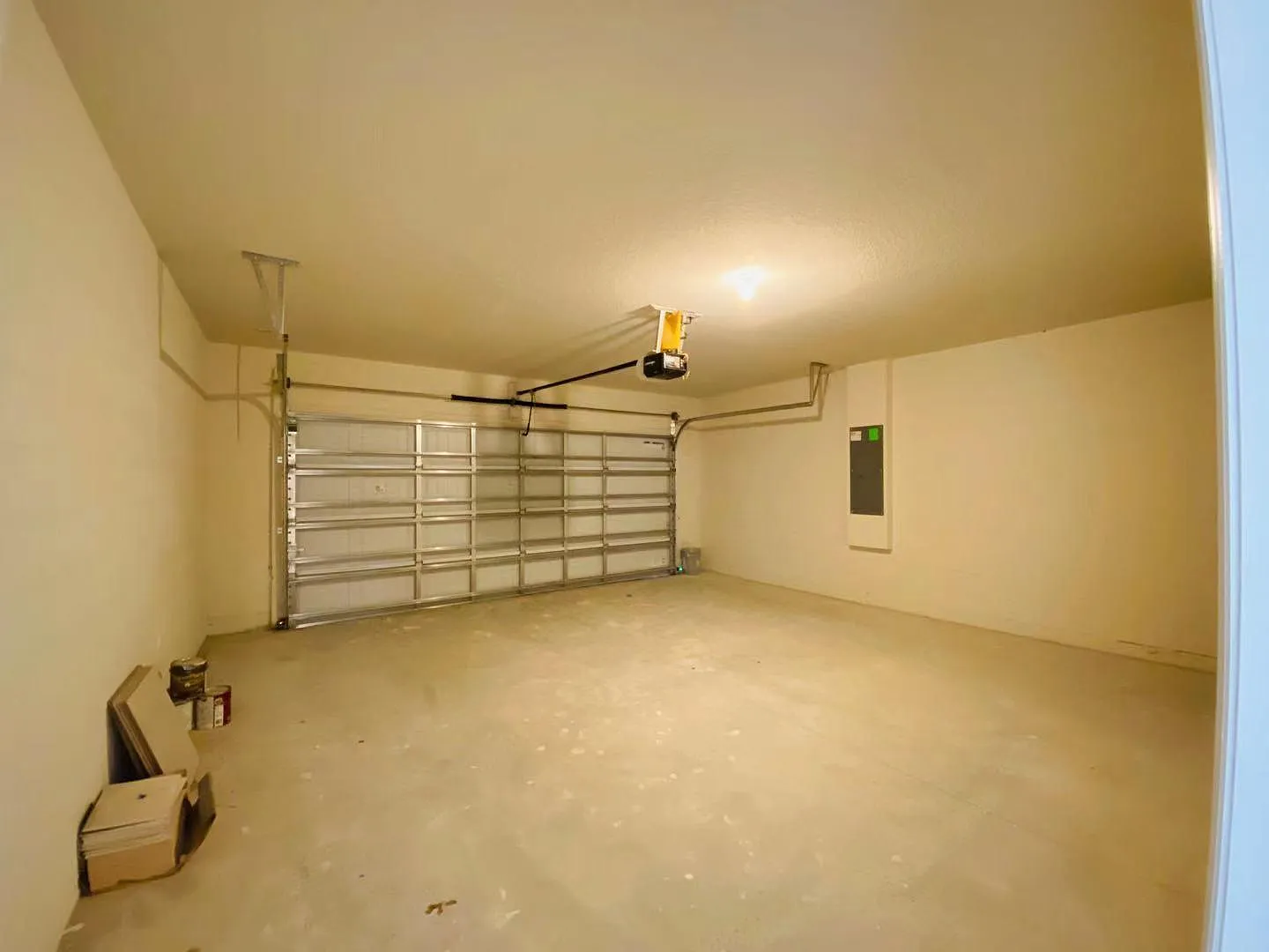 4 bed, 2200 sqft, $2,700 — Photo 4