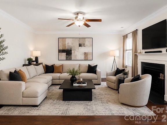 3rd image of 11824 Springpoint Ln