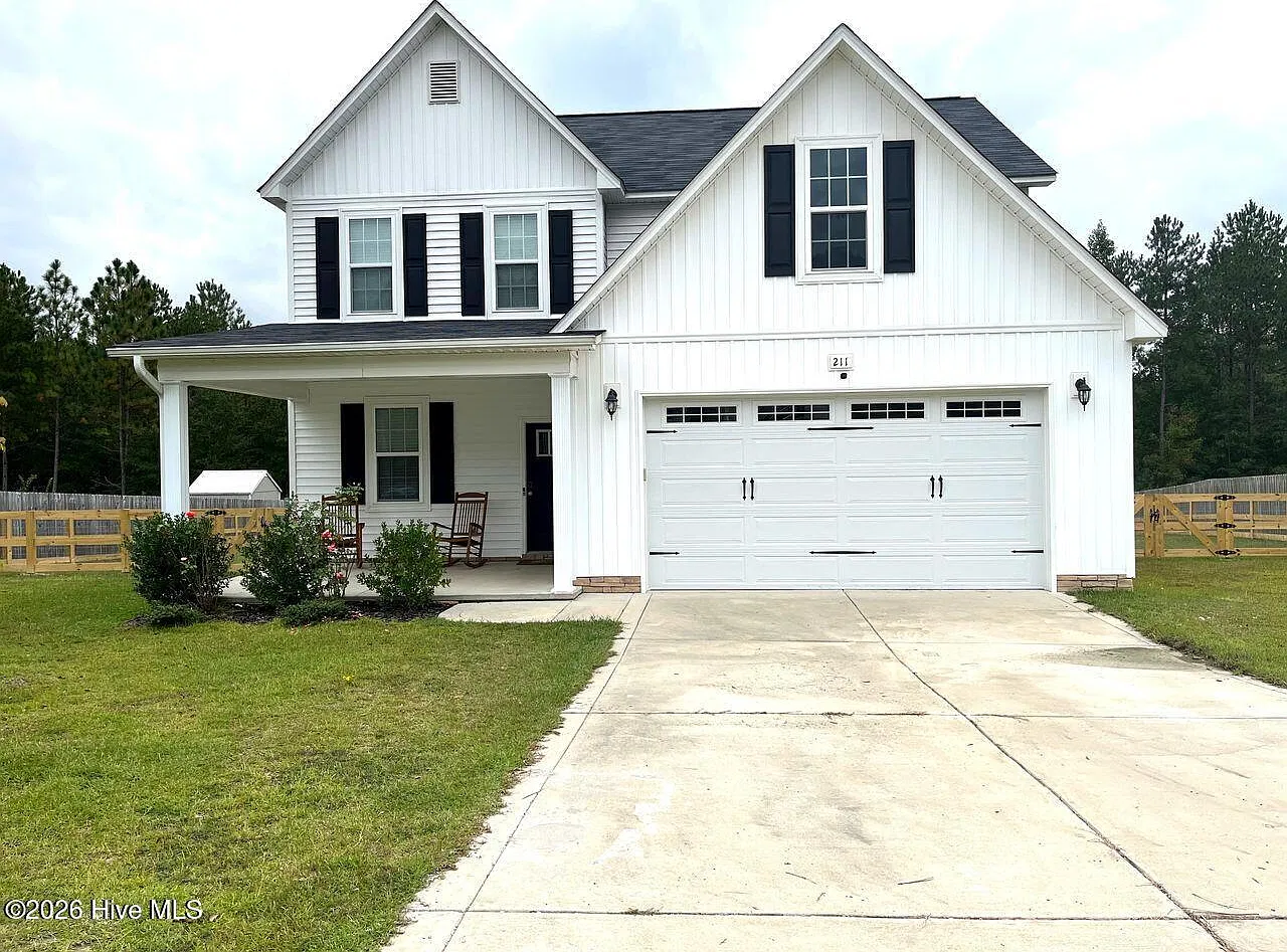 3 bed, 2.5 bath, 2030 sqft, $2,100 — Photo 1