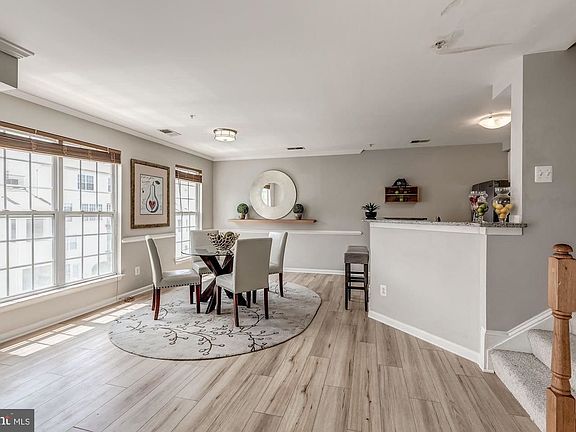 3rd image of 2482 Angeline Dr APT 304