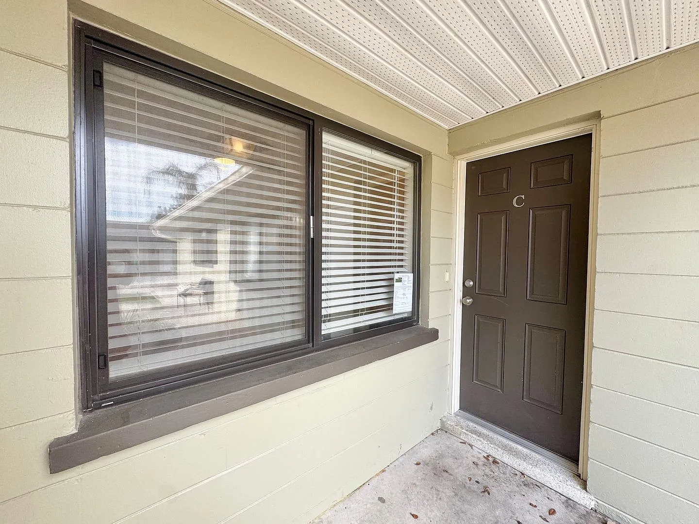 Apartment - Right off Cypress Gardens Blvd! — Photo 2