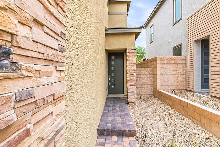 3 bed, 2.5 bath, 1570 sqft, $2,310 — Photo 4